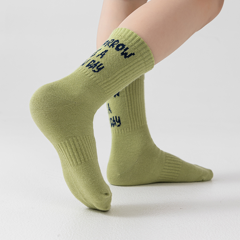 Simple And Versatile Kids Cotton English Letter Pattern Socks