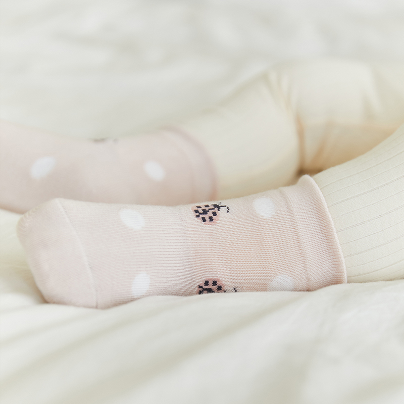 Cute Ladybug Pattern Design Baby Ankle Socks